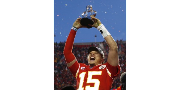 Patrick mahomes använder sin brist på kärlek för att bygga sitt starka hjärta